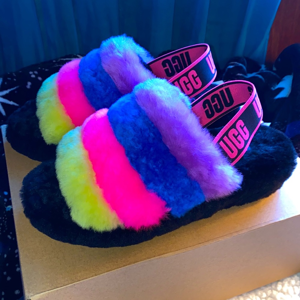 UGG β’ Genuine Shearling Fluff Yeah Slide Black/ Taffy Pink Multi - Picture 3 of 11
